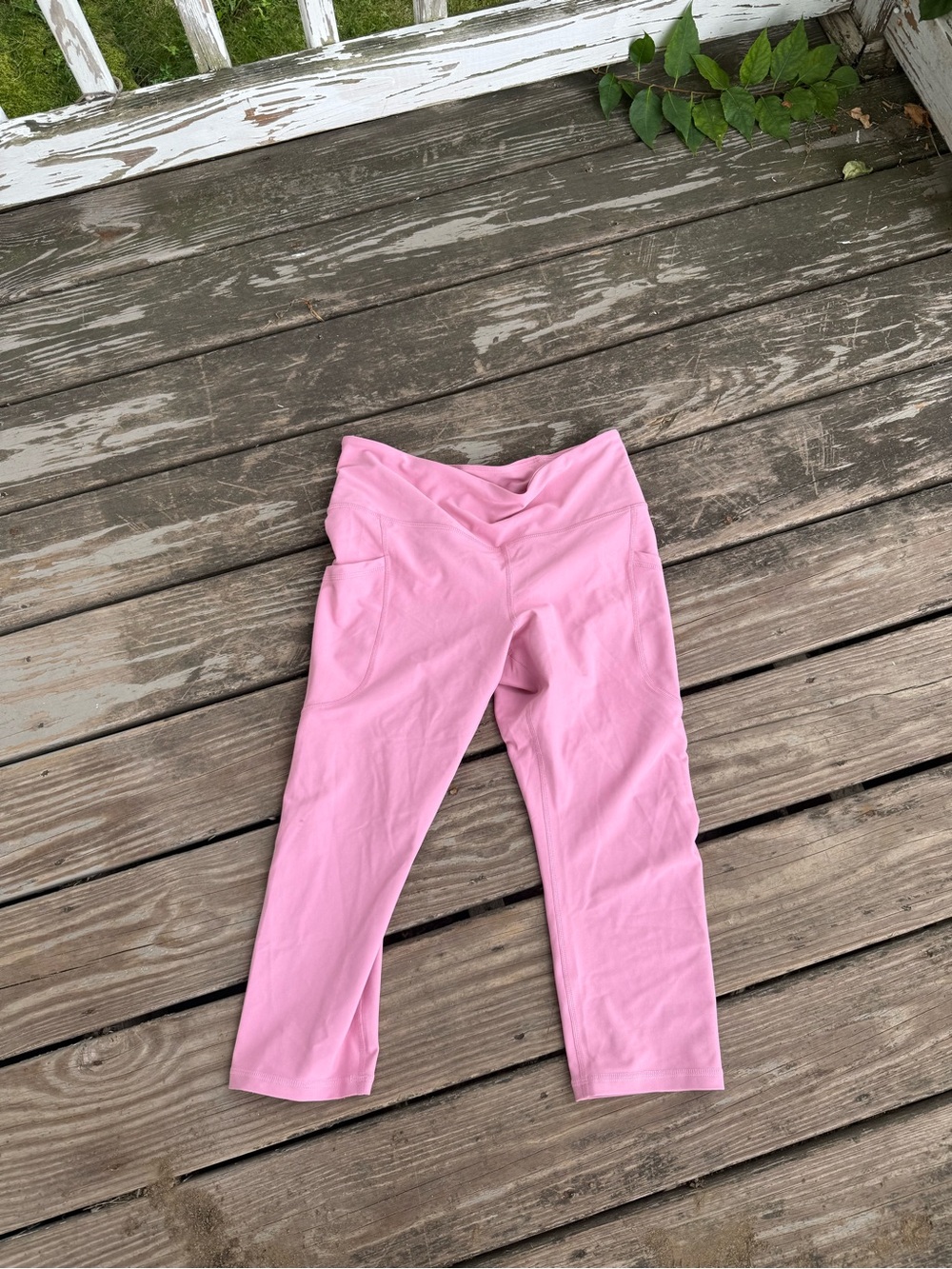 Old Navy Pink High-Rise Active Leggings